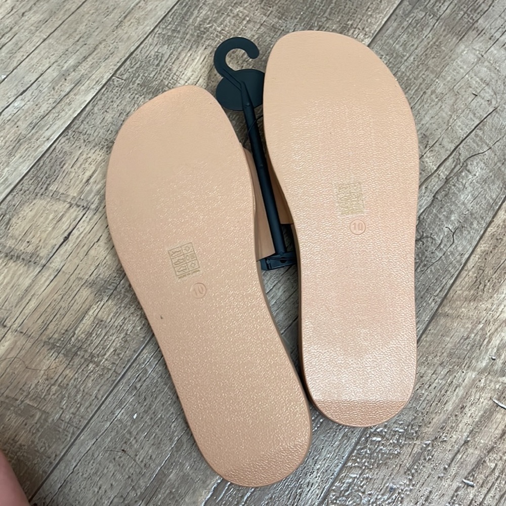 New Oasis Buckle Camel Sandals - Picture 9 of 10